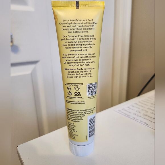 Burt's Bees Softening Foot Cream Coconut Oil & Soap Bark, 4.3 oz - Picture 7 of 8